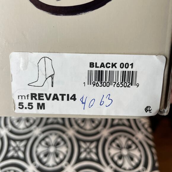 Marc Fisher Women's Revati Pointy Toe Booties 5.5m black - Picture 10 of 12